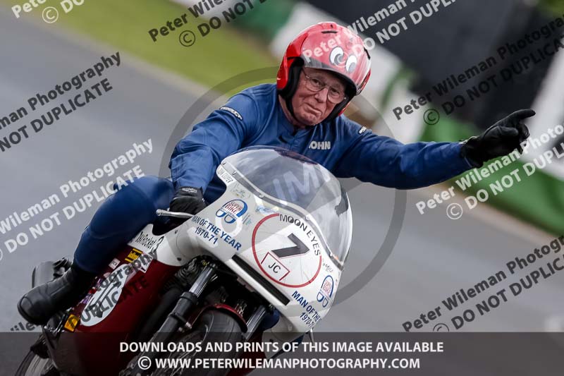 Vintage motorcycle club;eventdigitalimages;mallory park;mallory park trackday photographs;no limits trackdays;peter wileman photography;trackday digital images;trackday photos;vmcc festival 1000 bikes photographs